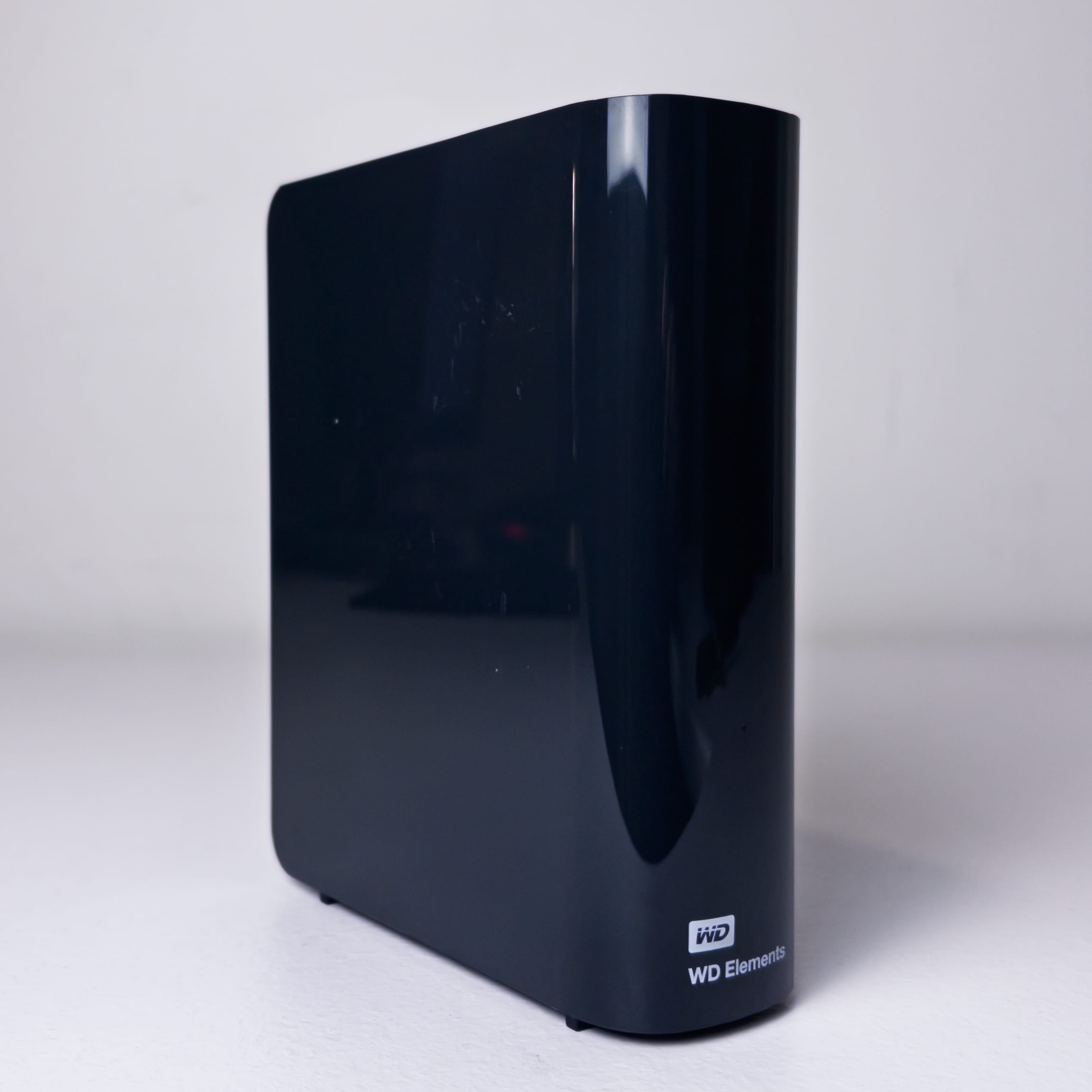 IDG_20251104_164048_509 Western Digital Elements Desktop 18TB HDD Išorinis Kietasis Diskas (External Hard Drive) (WDBWLG0180HBK-XB) (REFURBISHED) - Image 1