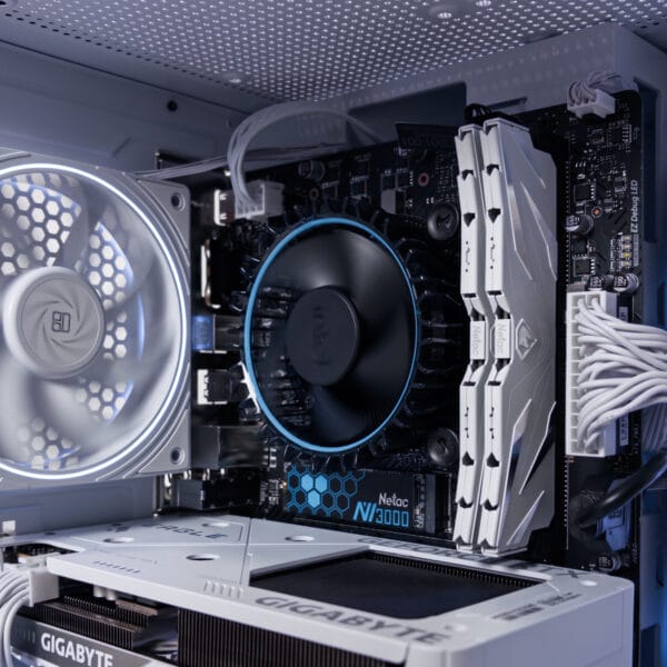 (P957) Stacionarus žaidimų-darbo kompiuteris Intel Core i3-12100F H610M 16GB DDR4 500GB SSD RTX 5060 8GB - Image 3