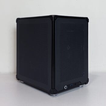 (P985) Kompaktiškas (MINI) stacionarus žaidimų-darbo kompiuteris Ryzen 7 8700F A620 WiFi 32GB DDR5 1TB NVME RTX 5060 8GB